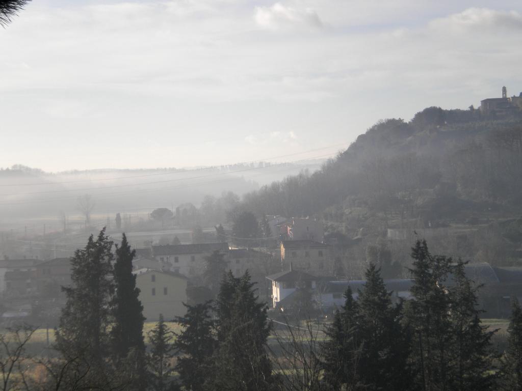 Podere Lo Stringaio Fauglia Szoba fotó